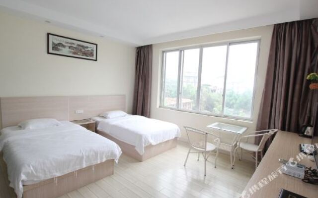 Yangshuo Yuxi Hotel (West Street Branch)