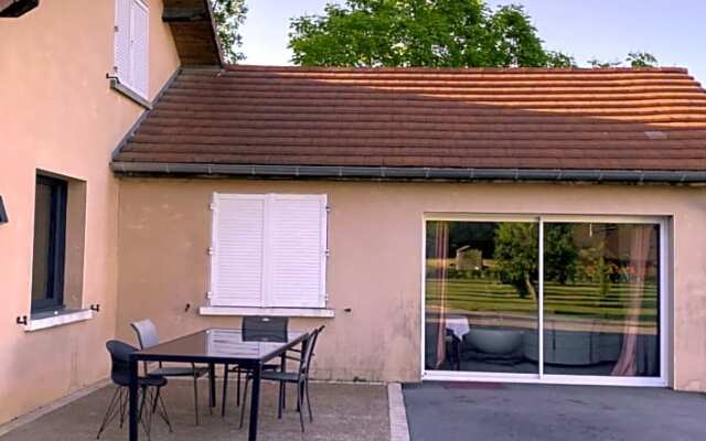 Agréable chambre d’hôte calme avec piscine