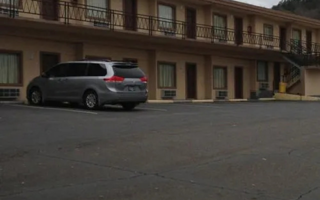 Economy Inn Hot Springs