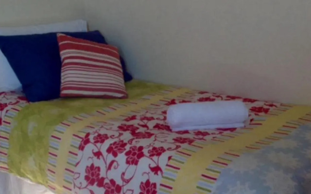 7 Flynn's Beach Apartment