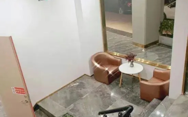 Bay Valley Garden Hotel (Huzhou Golden Century Plaza Store)