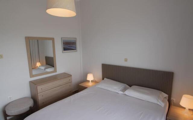 IRIDA 2Br Apartment with amazing sea view.