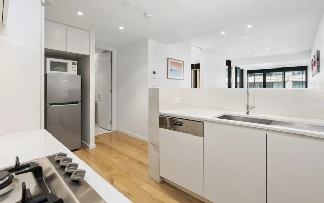 Edgewater 207