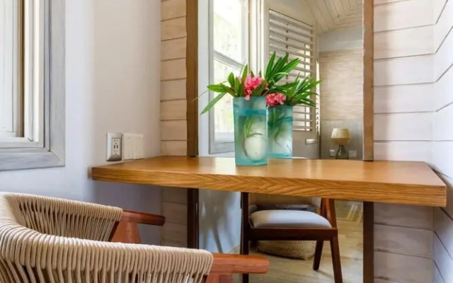 Rum Punch- Beachfront Bungalow Pool Kayaks Pier