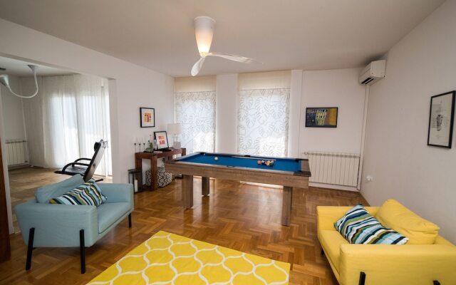 House Villa Jely