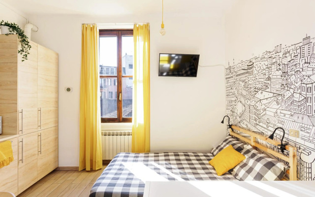 A Yellow Touch - Modern Studio in Isola Milano