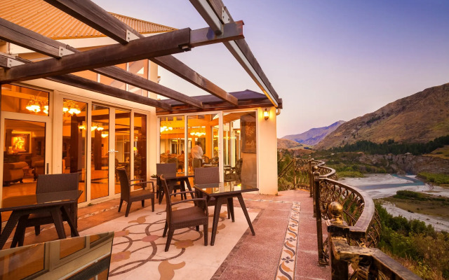 Nugget Point Resort and Spa