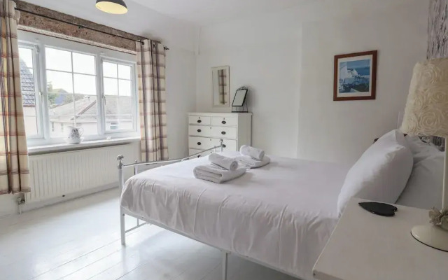 18 Chamberlaine Road