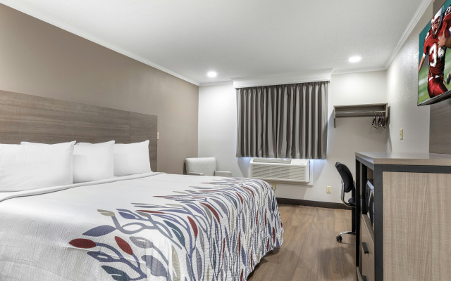 Super 8 By Wyndham Suffolk Tidewater