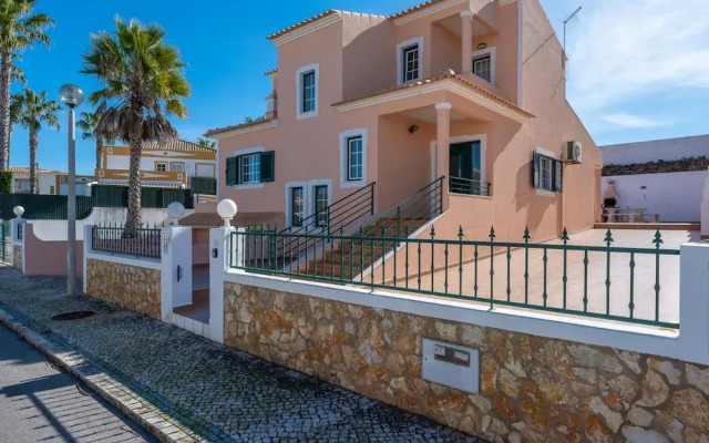 Villa Santa Maria With 3 Bedrooms and 4 Bathrooms