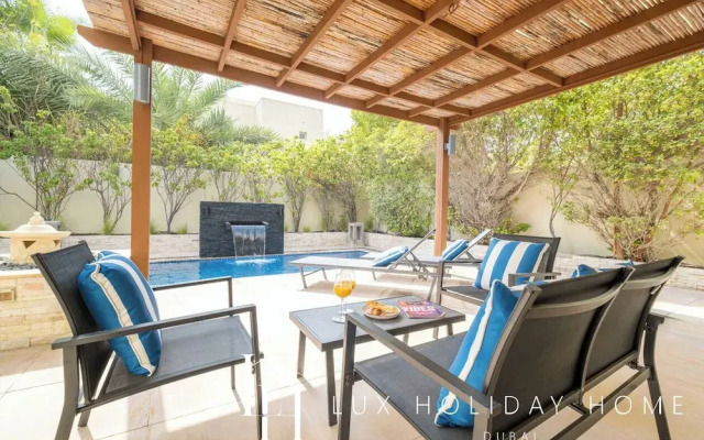 LUX The Meadows 5 Bed Villa
