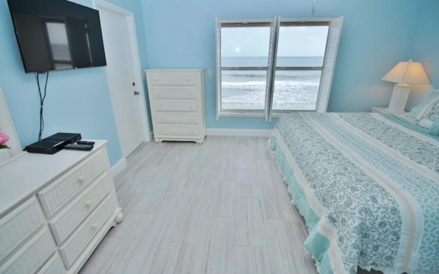 Sea Coast Gardens III 302