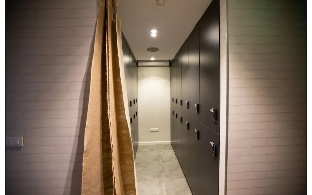 Khan Hoang Capsule Hotel - Adults Only