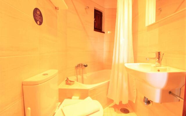 Albufeira Traditional Villa With Pool by Homing