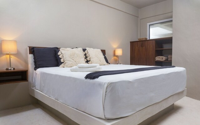 Equipped One Bedroom Beach Front Condo