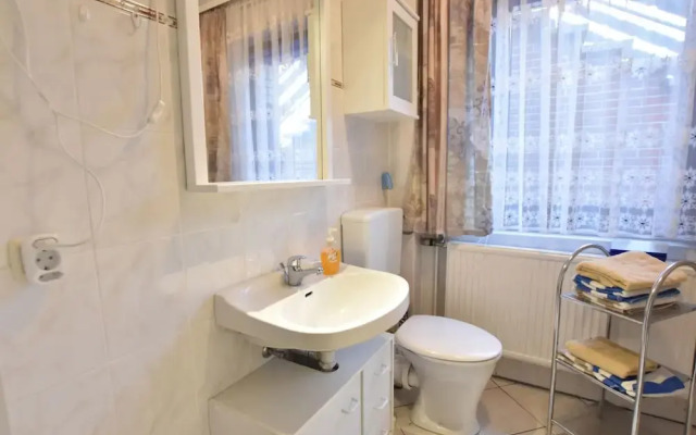 Apartment in Proseken With Garden