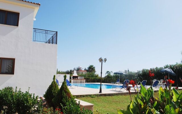 Impressive Large Villa Huge Heated Pool Garden