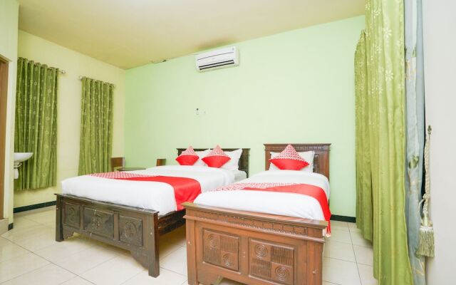 Penginapan Anggrek Syariah 1 by OYO Rooms