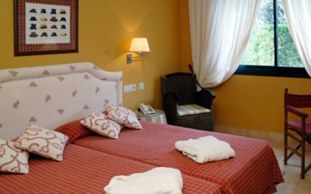Torremirona Aparthotel Vila Birdie