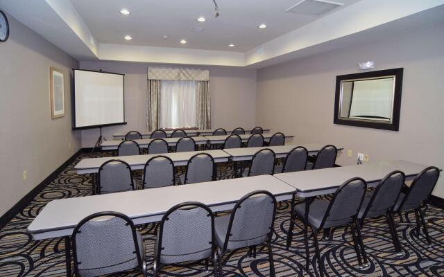 Best Western Plus Kenedy Inn