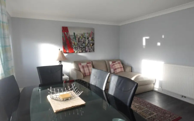 Huku Kwetu - Brentwood Townhouse