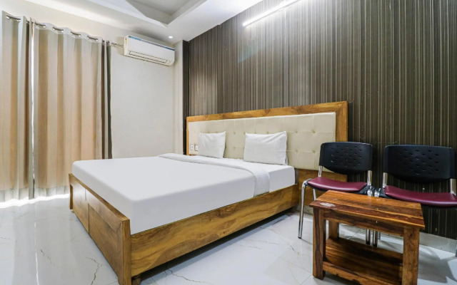 Oyo 84809  Mahalaxmi Guest House