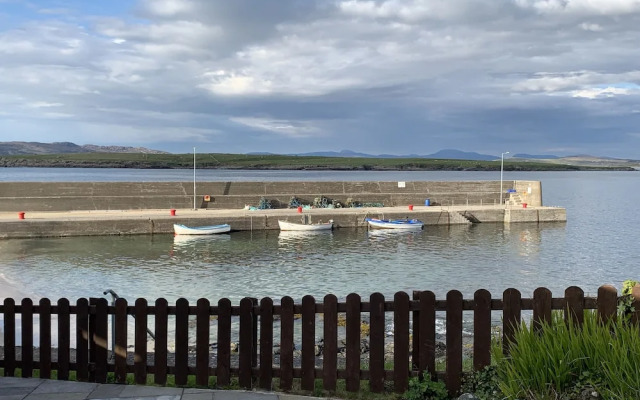 Stunning Cottage on the Beach Portnoo, Narin