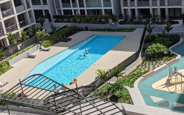 Luxury 3-bed 2-bath, balcony, with pool included, NO PARTIES!