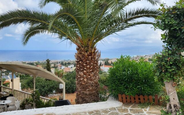 Room in Guest Room - Sun Shine Senior Suite Full View