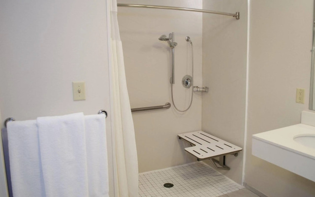 Fairfield Inn & Suites by Marriott Hazleton