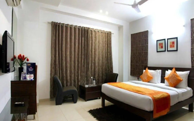 OYO 14502 Hotel Hill View Guest House Hitech City