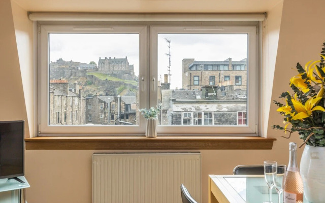 Amazing Castle View Apartment