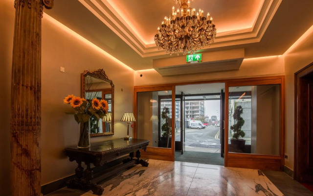 Victoria Hotel