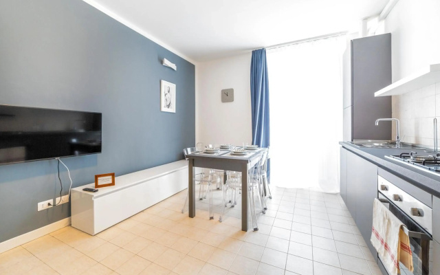 Roomy Apartment X6 close to Subway!