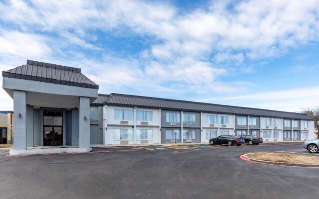 Quality Inn & Suites Sulphur Springs