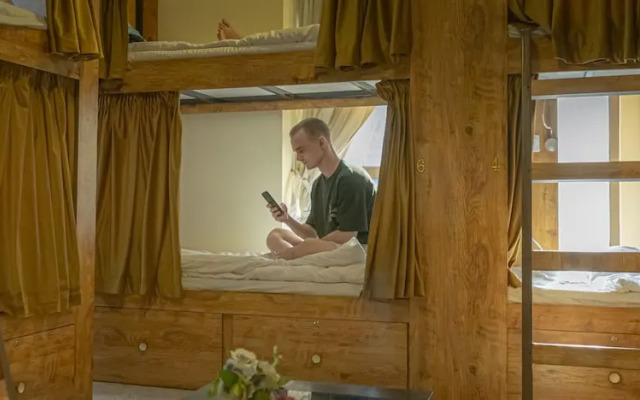 Lunar Hostel 1804