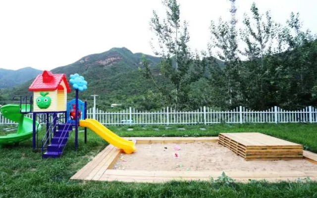 Tongban Parent-Child B&B (Yanqing Badaling Town)
