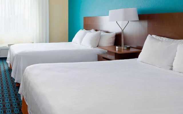 Fairfield Inn & Suites Lexington Keeneland Airport