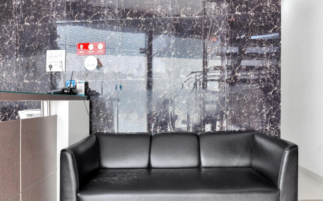 OYO 8298 Zee Residency