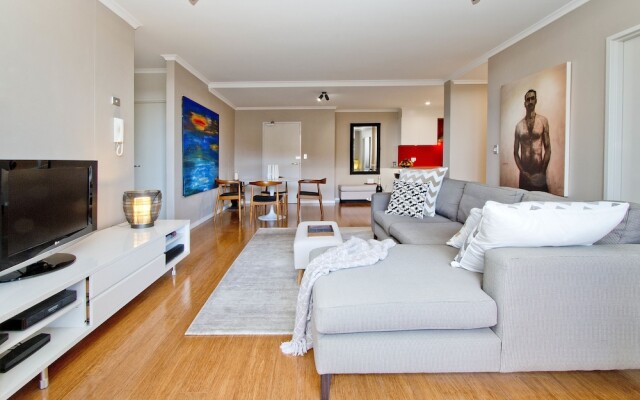 Ample Space In This 1 Bed Apt Also With Pool/Gym