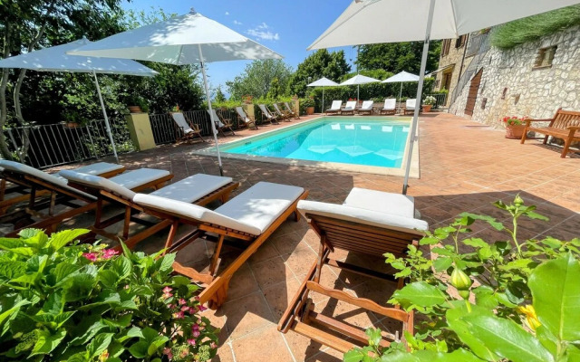 Torretta Sleeps 5 With Pool and Exclusiv