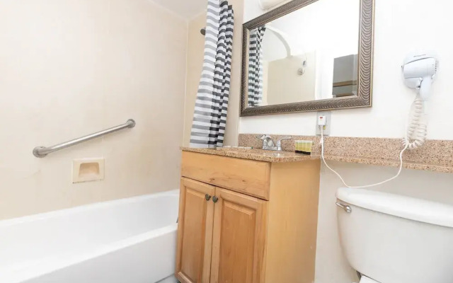 542 Ocean View Hollywood Beach