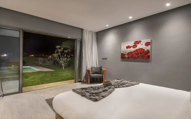 Palms Edge