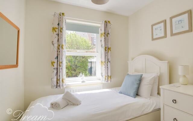 Amaranta, WEYMOUTH