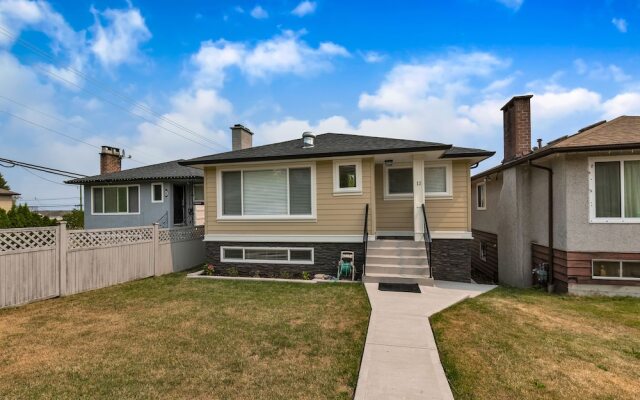 Mountain & Ocean View in Gorgeous Home by Elevate Rooms