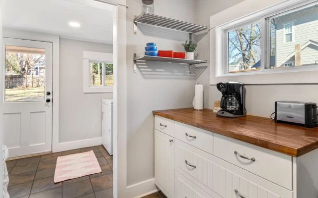 2 bedroom, Georgia Avenue