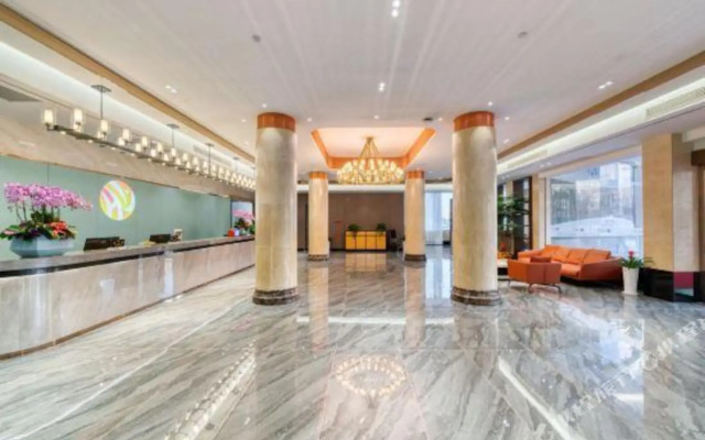 Qingteng Yisu Hotel (Shengzhou Chinese Yue Opera Art City Wuyue Plaza)