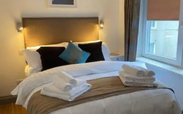 Location, Location - Modern 2 Bed Apt in Killarney