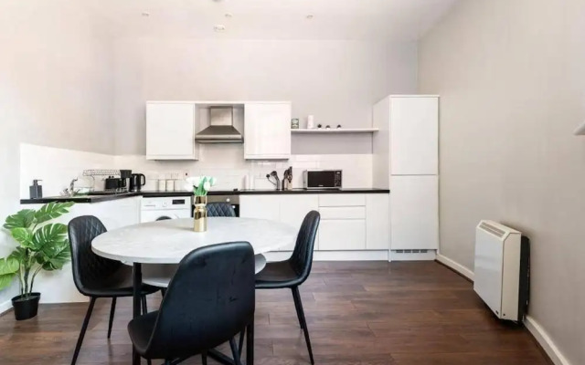 Sheffield Apt-sleeps 4-contractors & Families