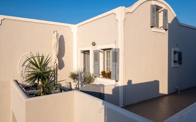 Paradise, Traditional Cycladic House